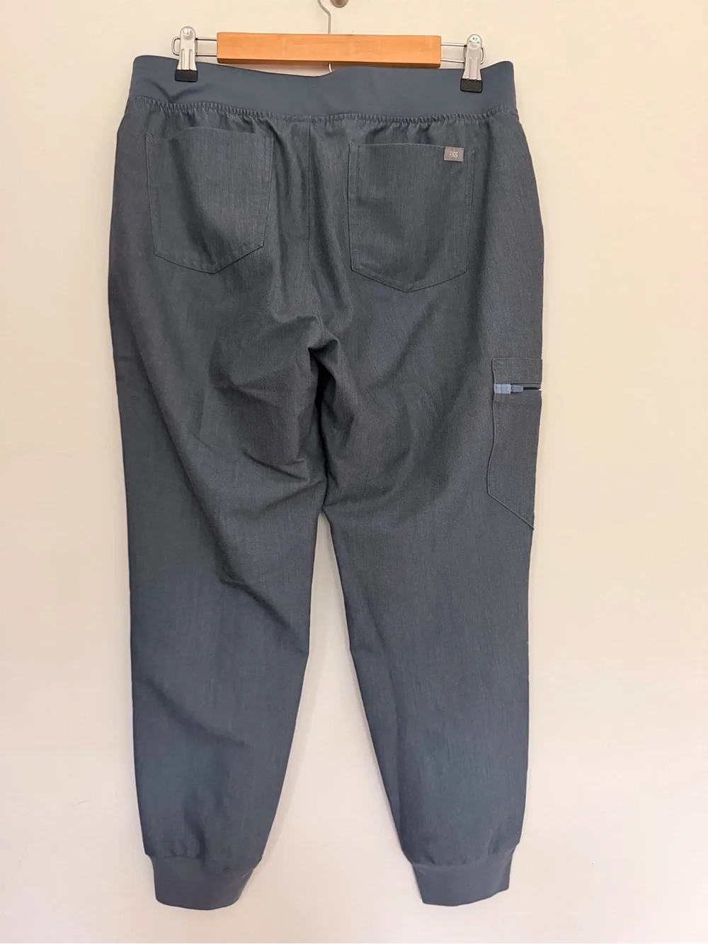 FIGS Technical Collection Women’s Dark Gray Jogger Pants with Pink Drawstring M